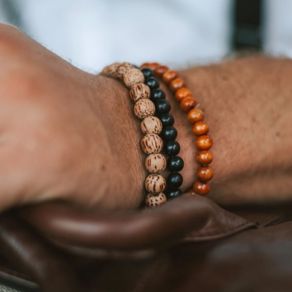 BLACK AND BROWN BEAD BRACELET - Image 2
